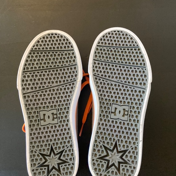 Boys DC Skate Shoes - Orange and Grey - Size 1Y - New in Box - Picture 4 of 8